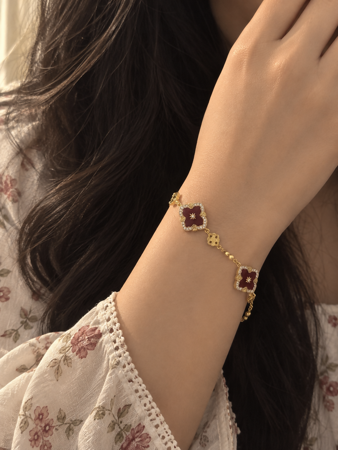 Elegant Clover Charm Bracelet