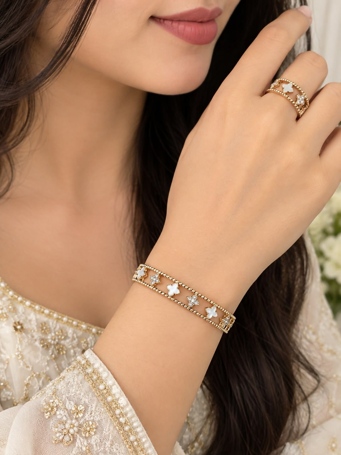Luxury Clover & Golden Perlée Motif Set