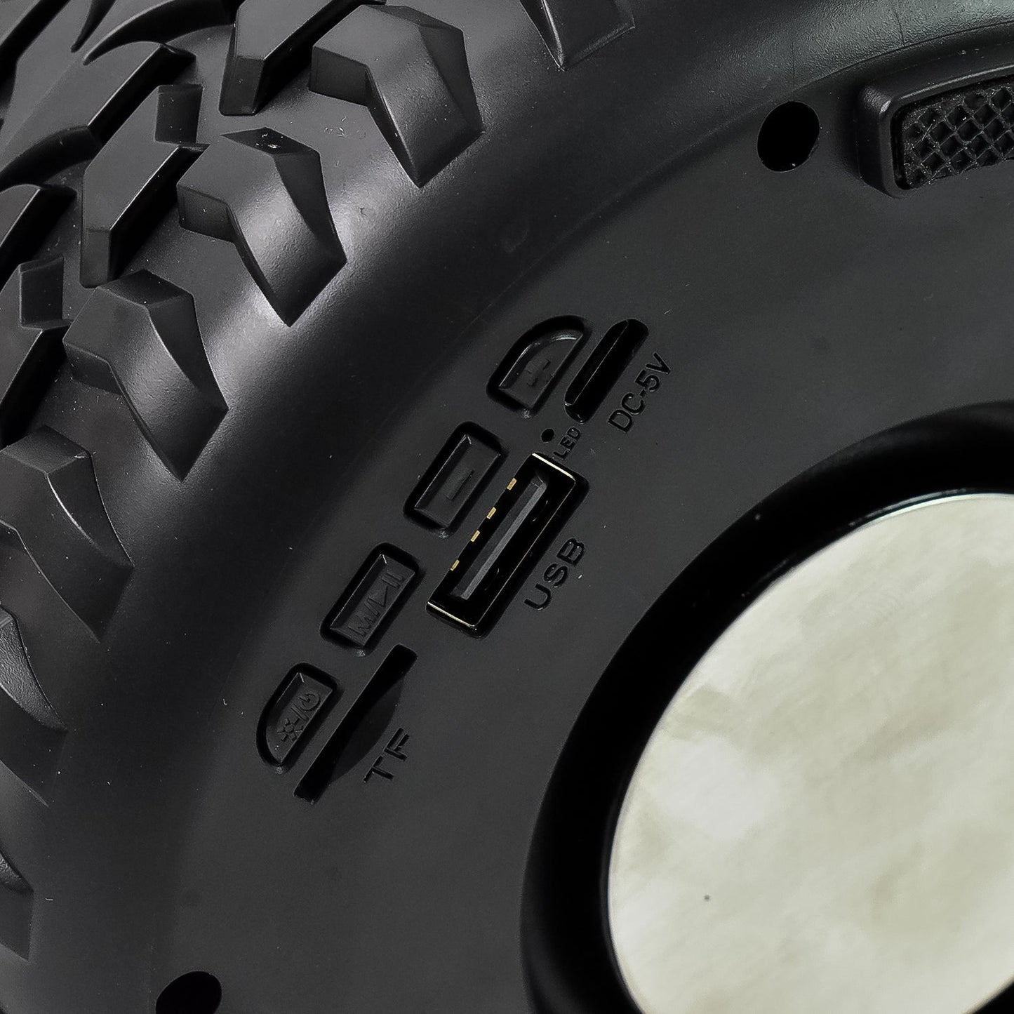 Tyre-Shaped Portable Bluetooth Speaker with LED Lights