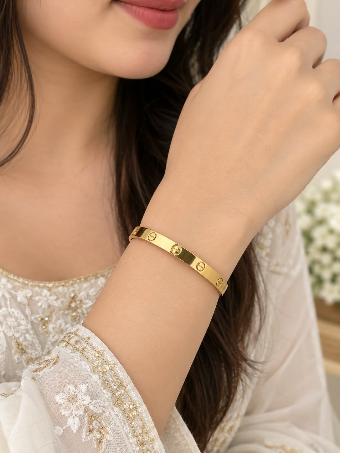 Women's Luxury Looks Bracelet