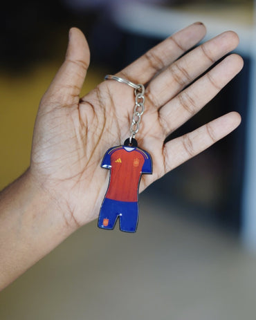 Spain No. 19 Football Jersey Keychain – Lamine Yamal Inspired Mini Shirt Key Ring