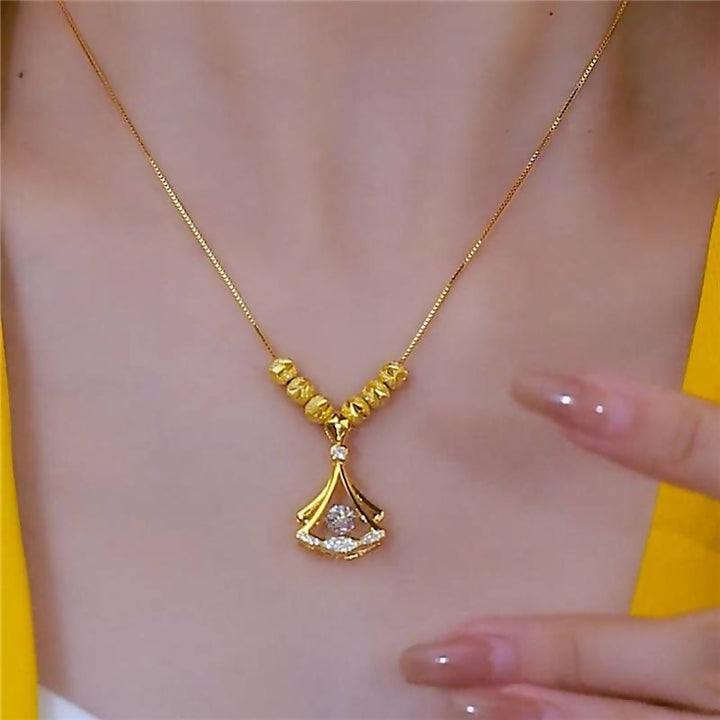 Elegant Fan-Shaped Crystal Pendant Necklace