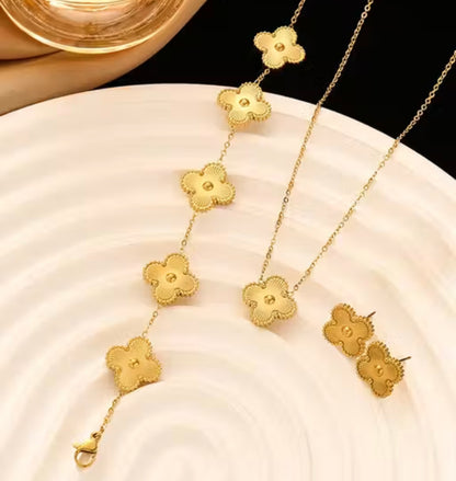 Golden Clover Flower Anti Tarnish Necklace Set X4960012